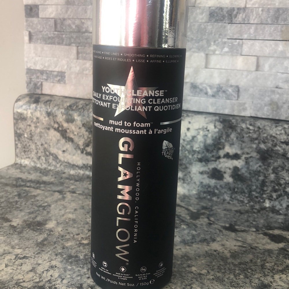 Glam Glow YouthCleanse